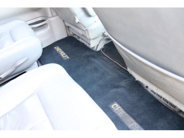 シボレーアストロ ＬＴ　ディーラー車　８ナンバー　４ＷＤ　ＬＴ　キャンピング登録　８ナンバー　ギブソンマフラー　Ｂｌｕｅｔｏｏｔｈ　バックカメラ　フリップダウンモニター　アルパインウーファー　ＴＹＣヘッドライト　キーレス（59枚目）