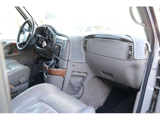 シボレーアストロ ＬＴ　ディーラー車　８ナンバー　４ＷＤ　ＬＴ　キャンピング登録　８ナンバー　ギブソンマフラー　Ｂｌｕｅｔｏｏｔｈ　バックカメラ　フリップダウンモニター　アルパインウーファー　ＴＹＣヘッドライト　キーレス（75枚目）