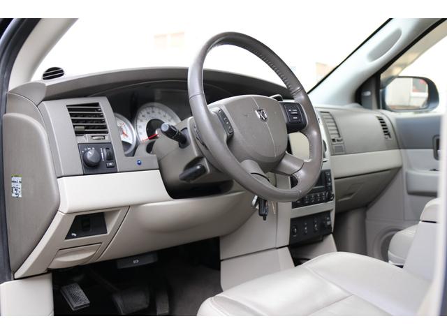 ダッジ・デュランゴ リミテッド　レザーシート　サンルーフ　シートヒーター　１ナンバー　ＮＯｘＰＭ適合　３列シート　パワーシート　バックカメラ　５７００ｃｃ　Ｖ８　ＨＥＭＩエンジン　オルタネーター　ファンカップ　サーモスタッド交換（3枚目）