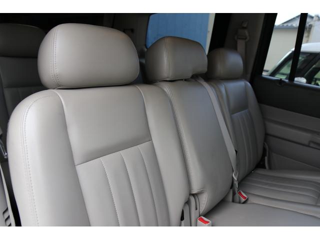 ダッジ・デュランゴ リミテッド　レザーシート　サンルーフ　シートヒーター　１ナンバー　ＮＯｘＰＭ適合　３列シート　パワーシート　バックカメラ　５７００ｃｃ　Ｖ８　ＨＥＭＩエンジン　オルタネーター　ファンカップ　サーモスタッド交換（9枚目）