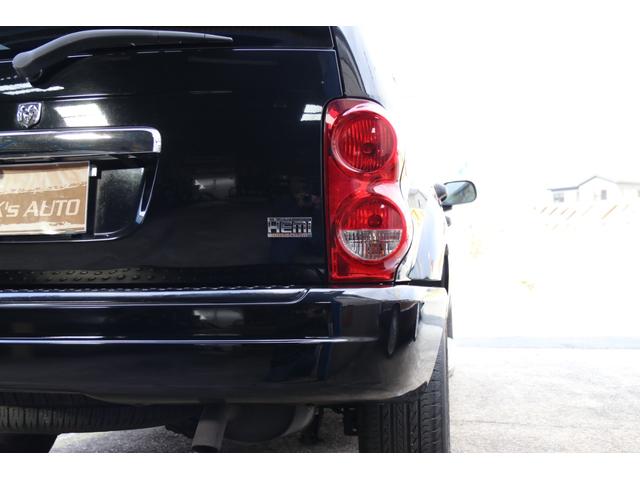 ダッジ・デュランゴ リミテッド　レザーシート　サンルーフ　シートヒーター　１ナンバー　ＮＯｘＰＭ適合　３列シート　パワーシート　バックカメラ　５７００ｃｃ　Ｖ８　ＨＥＭＩエンジン　オルタネーター　ファンカップ　サーモスタッド交換（11枚目）