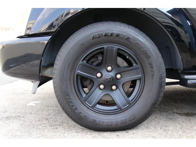 ダッジ・デュランゴ リミテッド　レザーシート　サンルーフ　シートヒーター　１ナンバー　ＮＯｘＰＭ適合　３列シート　パワーシート　バックカメラ　５７００ｃｃ　Ｖ８　ＨＥＭＩエンジン　オルタネーター　ファンカップ　サーモスタッド交換（14枚目）