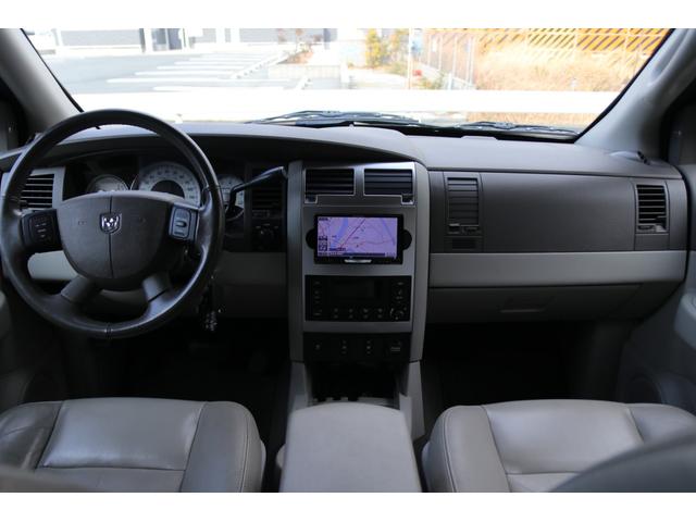 ダッジ・デュランゴ リミテッド　レザーシート　サンルーフ　シートヒーター　１ナンバー　ＮＯｘＰＭ適合　３列シート　パワーシート　バックカメラ　５７００ｃｃ　Ｖ８　ＨＥＭＩエンジン　オルタネーター　ファンカップ　サーモスタッド交換（29枚目）