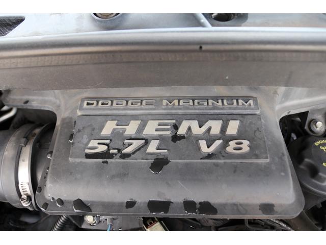 ダッジ・デュランゴ リミテッド　レザーシート　サンルーフ　シートヒーター　１ナンバー　ＮＯｘＰＭ適合　３列シート　パワーシート　バックカメラ　５７００ｃｃ　Ｖ８　ＨＥＭＩエンジン　オルタネーター　ファンカップ　サーモスタッド交換（68枚目）