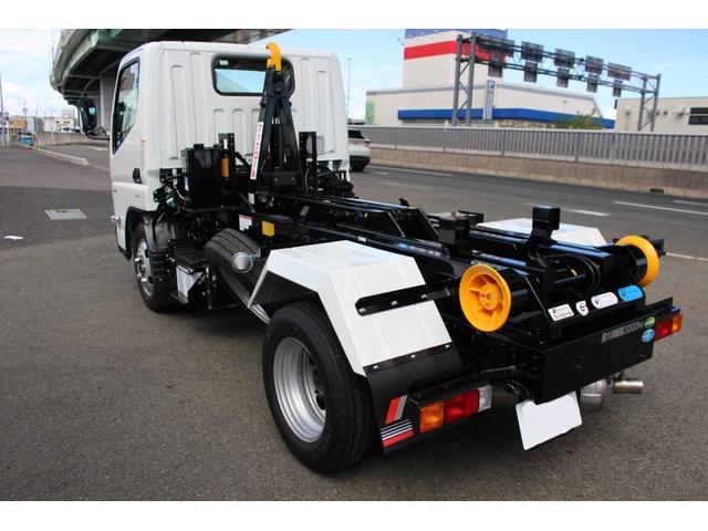 キャンター 　極東製３ｔアームロール　バックカメラ　５ＭＴ　フル液晶メーター　ＥＴＣ（4枚目）