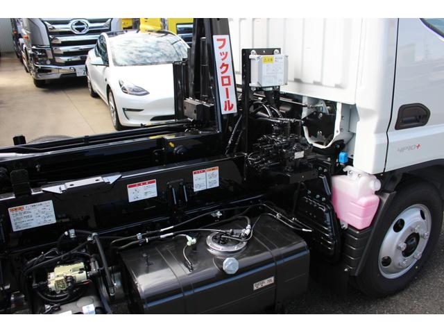 キャンター 　極東製３ｔアームロール　バックカメラ　５ＭＴ　フル液晶メーター　ＥＴＣ（9枚目）