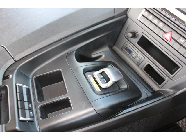 スーパーグレート 　トラクタヘッド　リヤウインド　第５輪荷重１１４００ｋｇ　スーパーハイルーフ　アルミホイール　ＰＴＯ付　ダンプレバー　バックカメラ　ＥＴＣ２．０（23枚目）