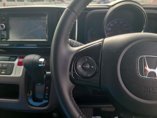 Ｎ－ＯＮＥ プレミアム・Ｌパッケージ　バックカメラ　ナビ　オートライト　ＨＩＤ　スマートキー　アイドリングストップ　電動格納ミラー　ベンチシート　ＣＶＴ　盗難防止システム　ＡＢＳ　ＥＳＣ　ＣＤ　ＤＶＤ再生　Ｂｌｕｅｔｏｏｔｈ（5枚目）