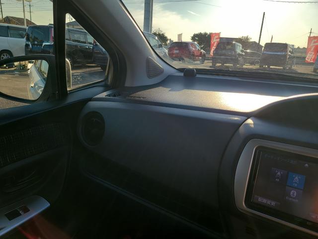 ヴィッツ F ドライブレコーダー バックカメラ ナビ TV 衝突被害軽減システム スマートキー 電動格納ミラー CVT 衝突安全ボディ ABS ESC Bluetooth エアコン パワーステアリング(9枚目)