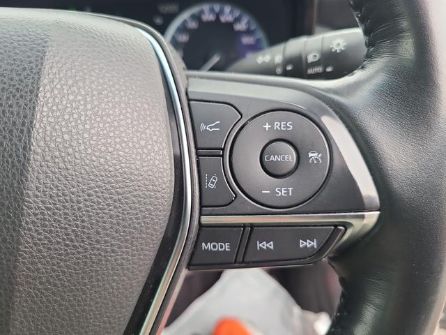 クラウンハイブリッド Ｓ　ドライブレコーダー　ＥＴＣ　クリアランスソナー　レーンアシスト　オートクルーズコントロール　衝突被害軽減システム　バックカメラ　ナビ　アルミホイール　オートマチックハイビーム　オートライト（4枚目）