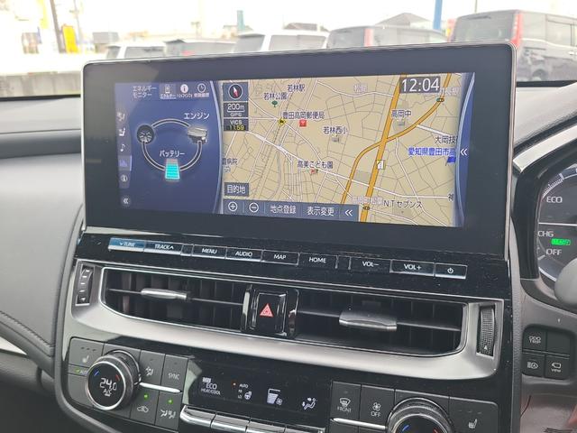 クラウンハイブリッド Ｓ　ドライブレコーダー　ＥＴＣ　クリアランスソナー　レーンアシスト　オートクルーズコントロール　衝突被害軽減システム　バックカメラ　ナビ　アルミホイール　オートマチックハイビーム　オートライト（5枚目）