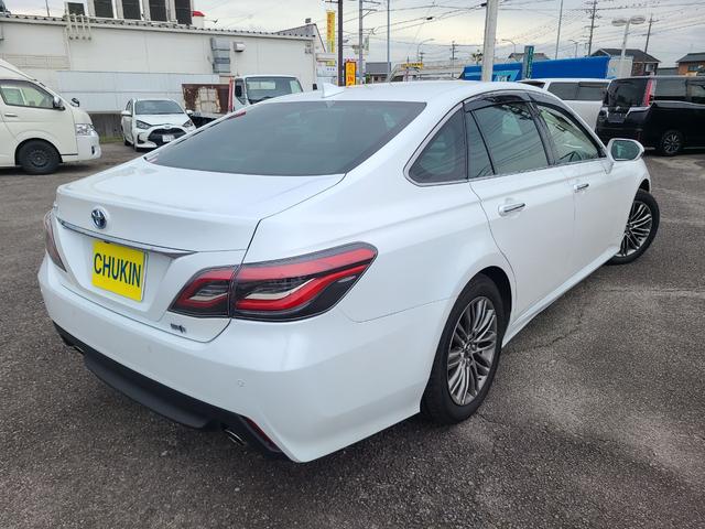 クラウンハイブリッド Ｓ　ドライブレコーダー　ＥＴＣ　クリアランスソナー　レーンアシスト　オートクルーズコントロール　衝突被害軽減システム　バックカメラ　ナビ　アルミホイール　オートマチックハイビーム　オートライト（14枚目）