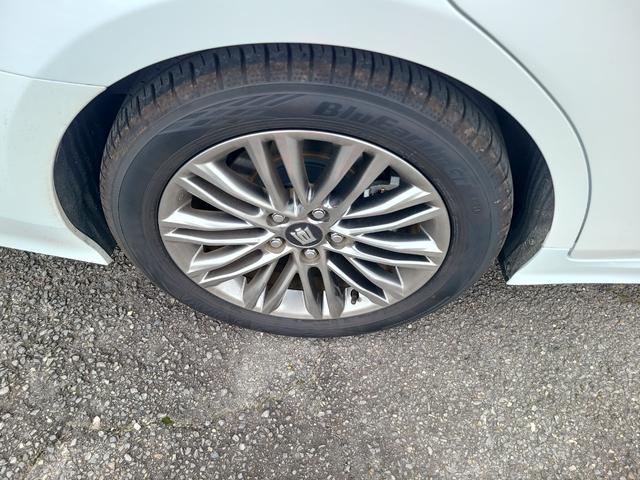 クラウンハイブリッド Ｓ　ドライブレコーダー　ＥＴＣ　クリアランスソナー　レーンアシスト　オートクルーズコントロール　衝突被害軽減システム　バックカメラ　ナビ　アルミホイール　オートマチックハイビーム　オートライト（20枚目）