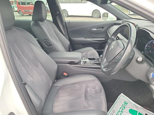 クラウンハイブリッド Ｓ　ドライブレコーダー　ＥＴＣ　クリアランスソナー　レーンアシスト　オートクルーズコントロール　衝突被害軽減システム　バックカメラ　ナビ　アルミホイール　オートマチックハイビーム　オートライト（24枚目）