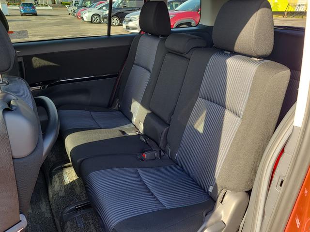 アイシス プラタナ Vセレクション ドライブレコーダー バックカメラ ナビ クリアランスソナー 両側電動スライドドア HID スマートキー 電動格納ミラー 3列シート CVT アルミホイール 盗難防止システム 衝突安全ボディ ABS(10枚目)