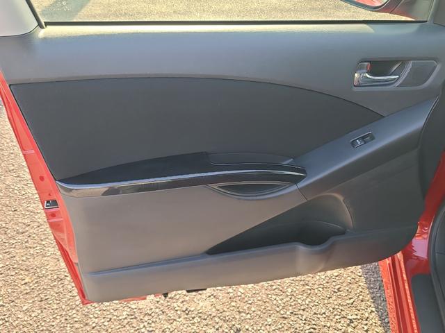 アイシス プラタナ Vセレクション ドライブレコーダー バックカメラ ナビ クリアランスソナー 両側電動スライドドア HID スマートキー 電動格納ミラー 3列シート CVT アルミホイール 盗難防止システム 衝突安全ボディ ABS(34枚目)