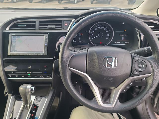 シャトル Ｇ　ホンダセンシング　ＥＴＣ　ナビ　オートクルーズコントロール　レーンアシスト　衝突被害軽減システム　アルミホイール　キーレスエントリー　アイドリングストップ　ＣＶＴ　盗難防止システム　衝突安全ボディ　ＡＢＳ　ＥＳＣ　ＣＤ（2枚目）