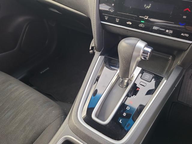 シャトル Ｇ　ホンダセンシング　ＥＴＣ　ナビ　オートクルーズコントロール　レーンアシスト　衝突被害軽減システム　アルミホイール　キーレスエントリー　アイドリングストップ　ＣＶＴ　盗難防止システム　衝突安全ボディ　ＡＢＳ　ＥＳＣ　ＣＤ（5枚目）