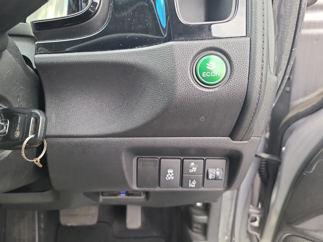 シャトル Ｇ　ホンダセンシング　ＥＴＣ　ナビ　オートクルーズコントロール　レーンアシスト　衝突被害軽減システム　アルミホイール　キーレスエントリー　アイドリングストップ　ＣＶＴ　盗難防止システム　衝突安全ボディ　ＡＢＳ　ＥＳＣ　ＣＤ（7枚目）