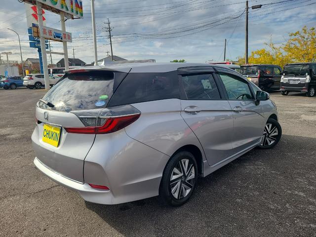 シャトル Ｇ　ホンダセンシング　ＥＴＣ　ナビ　オートクルーズコントロール　レーンアシスト　衝突被害軽減システム　アルミホイール　キーレスエントリー　アイドリングストップ　ＣＶＴ　盗難防止システム　衝突安全ボディ　ＡＢＳ　ＥＳＣ　ＣＤ（12枚目）