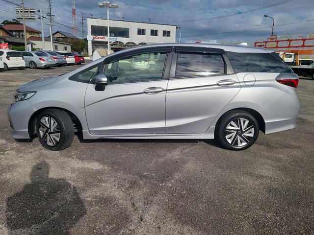 シャトル Ｇ　ホンダセンシング　ＥＴＣ　ナビ　オートクルーズコントロール　レーンアシスト　衝突被害軽減システム　アルミホイール　キーレスエントリー　アイドリングストップ　ＣＶＴ　盗難防止システム　衝突安全ボディ　ＡＢＳ　ＥＳＣ　ＣＤ（14枚目）