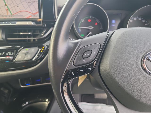 Ｃ－ＨＲ Ｇ　ＥＴＣ　バックカメラ　クリアランスソナー　オートクルーズコントロール　レーンアシスト　衝突被害軽減システム　ナビ　オートマチックハイビーム　オートライト　アルミホイール　スマートキー（3枚目）