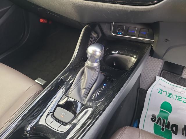 Ｃ－ＨＲ Ｇ　ＥＴＣ　バックカメラ　クリアランスソナー　オートクルーズコントロール　レーンアシスト　衝突被害軽減システム　ナビ　オートマチックハイビーム　オートライト　アルミホイール　スマートキー（6枚目）