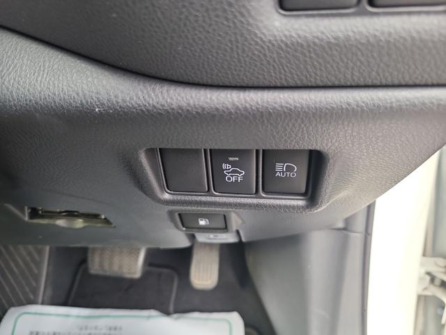 Ｃ－ＨＲ Ｇ　ＥＴＣ　バックカメラ　クリアランスソナー　オートクルーズコントロール　レーンアシスト　衝突被害軽減システム　ナビ　オートマチックハイビーム　オートライト　アルミホイール　スマートキー（9枚目）