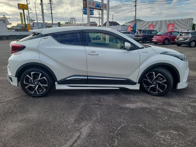 Ｃ－ＨＲ Ｇ　ＥＴＣ　バックカメラ　クリアランスソナー　オートクルーズコントロール　レーンアシスト　衝突被害軽減システム　ナビ　オートマチックハイビーム　オートライト　アルミホイール　スマートキー（13枚目）