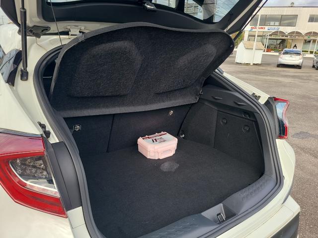 Ｃ－ＨＲ Ｇ　ＥＴＣ　バックカメラ　クリアランスソナー　オートクルーズコントロール　レーンアシスト　衝突被害軽減システム　ナビ　オートマチックハイビーム　オートライト　アルミホイール　スマートキー（24枚目）