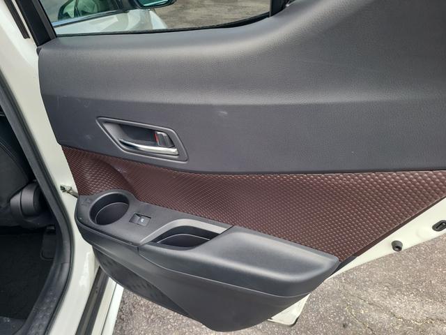 Ｃ－ＨＲ Ｇ　ＥＴＣ　バックカメラ　クリアランスソナー　オートクルーズコントロール　レーンアシスト　衝突被害軽減システム　ナビ　オートマチックハイビーム　オートライト　アルミホイール　スマートキー（29枚目）