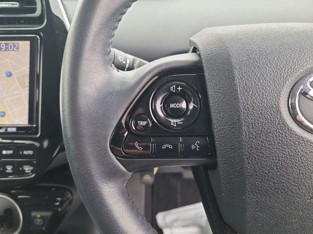 プリウスＰＨＶ Ａ　ドライブレコーダー　ＥＴＣ　クリアランスソナー　レーンアシスト　オートクルーズコントロール　パークアシスト　衝突被害軽減システム　ナビ　アルミホイール　オートマチックハイビーム　オートライト（3枚目）