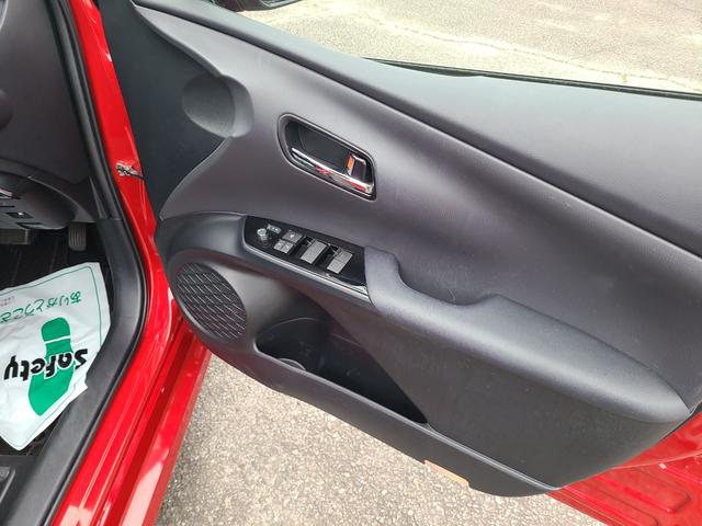 プリウスＰＨＶ Ａ　ドライブレコーダー　ＥＴＣ　クリアランスソナー　レーンアシスト　オートクルーズコントロール　パークアシスト　衝突被害軽減システム　ナビ　アルミホイール　オートマチックハイビーム　オートライト（28枚目）