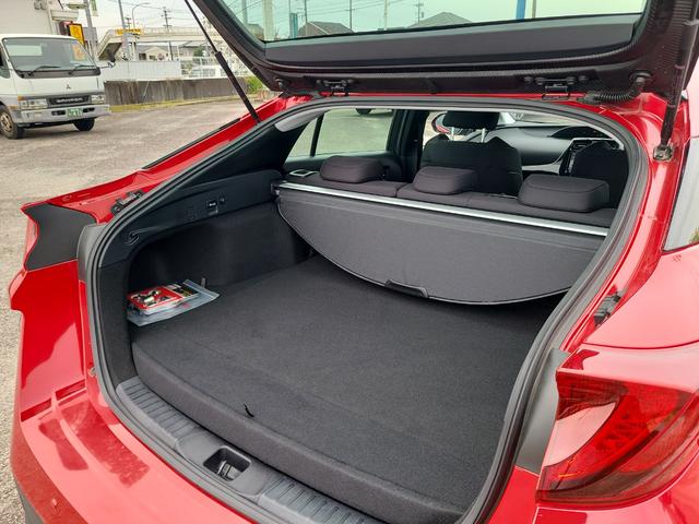 プリウスＰＨＶ Ａ　ドライブレコーダー　ＥＴＣ　クリアランスソナー　レーンアシスト　オートクルーズコントロール　パークアシスト　衝突被害軽減システム　ナビ　アルミホイール　オートマチックハイビーム　オートライト（31枚目）