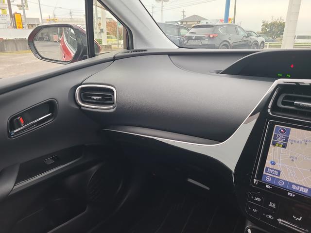 プリウスＰＨＶ Ａ　ドライブレコーダー　ＥＴＣ　クリアランスソナー　レーンアシスト　オートクルーズコントロール　パークアシスト　衝突被害軽減システム　ナビ　アルミホイール　オートマチックハイビーム　オートライト（36枚目）