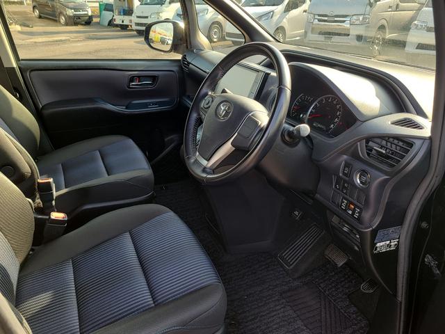 ヴォクシー ＺＳ　煌　ＥＴＣ　バックカメラ　ナビ　ＴＶ　レーンアシスト　衝突被害軽減システム　両側電動スライドドア　オートマチックハイビーム　ＬＥＤヘッドランプ　スマートキー　アイドリングストップ　電動格納ミラー（9枚目）