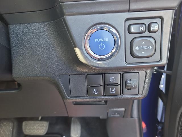 カローラフィールダー ハイブリッド　ＥＸ　ドライブレコーダー　ＥＴＣ　ナビ　レーンアシスト　衝突被害軽減システム　オートマチックハイビーム　スマートキー　アイドリングストップ　電動格納ミラー　ＣＶＴ　盗難防止システム　衝突安全ボディ　ＡＢＳ（9枚目）