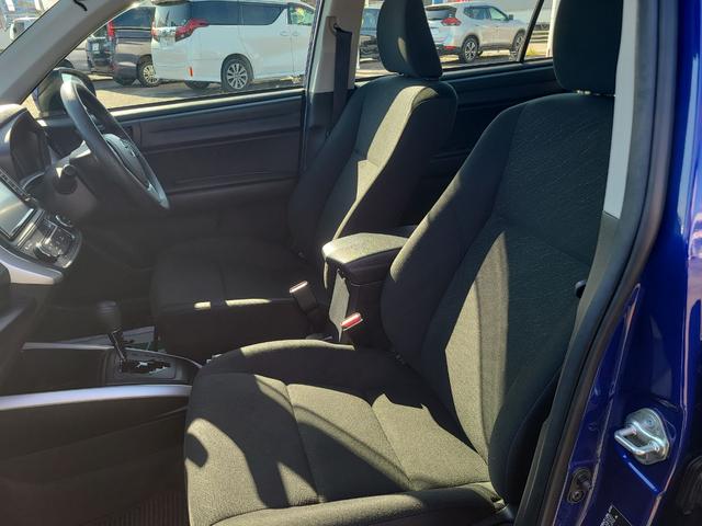 カローラフィールダー ハイブリッド　ＥＸ　ドライブレコーダー　ＥＴＣ　ナビ　レーンアシスト　衝突被害軽減システム　オートマチックハイビーム　スマートキー　アイドリングストップ　電動格納ミラー　ＣＶＴ　盗難防止システム　衝突安全ボディ　ＡＢＳ（10枚目）