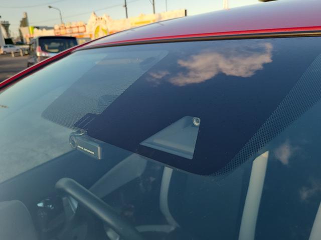 ノート e-パワー X ドライブレコーダー 全周囲カメラ ナビ TV レーンアシスト 衝突被害軽減システム スマートキー 電動格納ミラー CVT 盗難防止システム 衝突安全ボディ ABS ESC ミュージックプレイヤー接続可(21枚目)