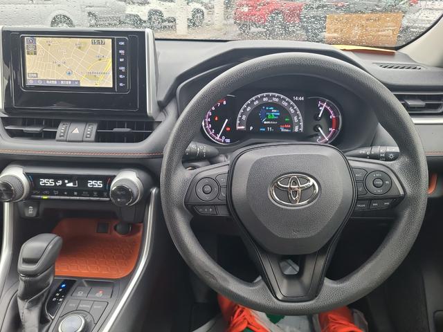 RAV4 アドベンチャー 4WD ETC バックカメラ オートクルーズコントロール レーンアシスト パワーシート 衝突被害軽減システム ナビ TV オートマチックハイビーム LEDヘッドランプ アルミホイール スマートキー(2枚目)