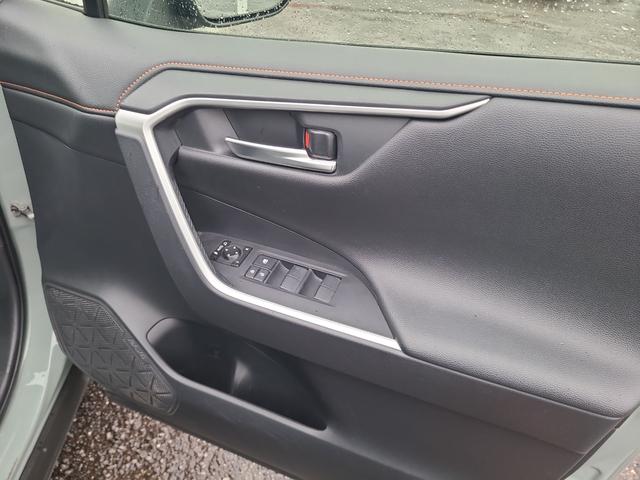 RAV4 アドベンチャー 4WD ETC バックカメラ オートクルーズコントロール レーンアシスト パワーシート 衝突被害軽減システム ナビ TV オートマチックハイビーム LEDヘッドランプ アルミホイール スマートキー(26枚目)