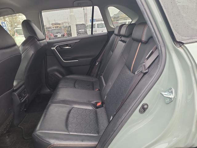 RAV4 アドベンチャー 4WD ETC バックカメラ オートクルーズコントロール レーンアシスト パワーシート 衝突被害軽減システム ナビ TV オートマチックハイビーム LEDヘッドランプ アルミホイール スマートキー(31枚目)