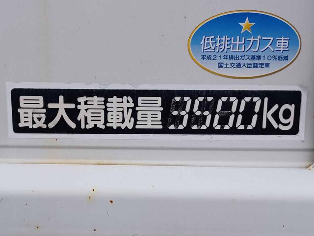 ワイドキャブロング高床　３．５ｔ積載　ＡＴ　ワイドロング　ユニック　クレーン　４段ブーム　２．６ｔ吊　フック格納　ラジコン　左側電動格納ミラー　荷台鉄板貼　円足アウトリガ　衝突軽減ブレーキ(30枚目)