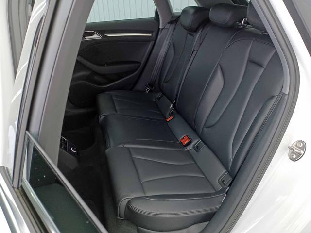 Ａ３ スポーツバック３０ＴＦＳＩ　スポーツ　ラグジュアリーパッケージ　アシスタンスパッケージ　コンビニエンスパッケージ　バーチャルコックピット　ＬＥＤインテリアライト　前後ドライブレコーダー　黒革パワーシートヒーター　２．０ＥＴＣ　ＢＳＭ（59枚目）