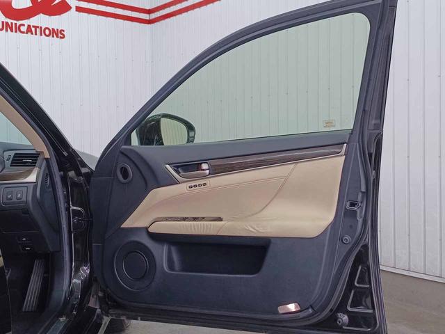 ＧＳ ＧＳ３５０　Ｉパッケージ　ベージュ革シート　サンルーフ　フロントベンチレーション＆パワーシート　純正ナビ　ＤＶＤ再生　ＵＳＢ　Ｂｌｕｅｔｏｏｔｈオーディオ　ＡＵＸ　フルセグ　バックモニター　リヤ電動シェード　リヤ手動シェード（50枚目）