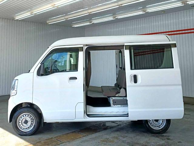 NV100クリッパーバン DX AT(5AGS) メモリーナビ(CN-E320D) Bluetoothオーディオ SD 地デジテレビ バックカメラ ドライブレコーダー ヒルスタートアシスト オーバーヘッドシェルフ プライバシーガラス(15枚目)