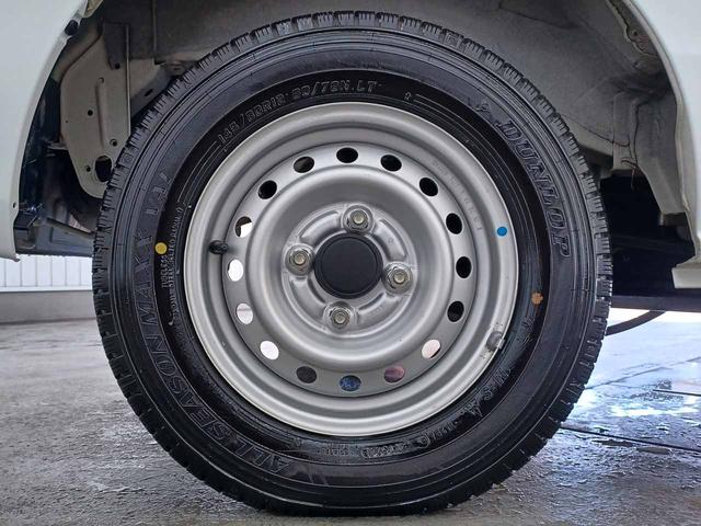 NV100クリッパーバン DX AT(5AGS) メモリーナビ(CN-E320D) Bluetoothオーディオ SD 地デジテレビ バックカメラ ドライブレコーダー ヒルスタートアシスト オーバーヘッドシェルフ プライバシーガラス(19枚目)