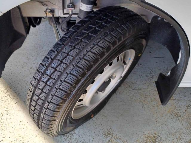 NV100クリッパーバン DX AT(5AGS) メモリーナビ(CN-E320D) Bluetoothオーディオ SD 地デジテレビ バックカメラ ドライブレコーダー ヒルスタートアシスト オーバーヘッドシェルフ プライバシーガラス(23枚目)