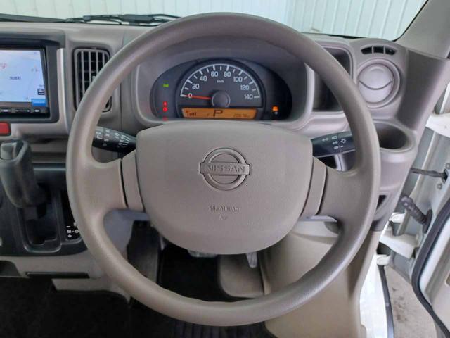 NV100クリッパーバン DX AT(5AGS) メモリーナビ(CN-E320D) Bluetoothオーディオ SD 地デジテレビ バックカメラ ドライブレコーダー ヒルスタートアシスト オーバーヘッドシェルフ プライバシーガラス(33枚目)