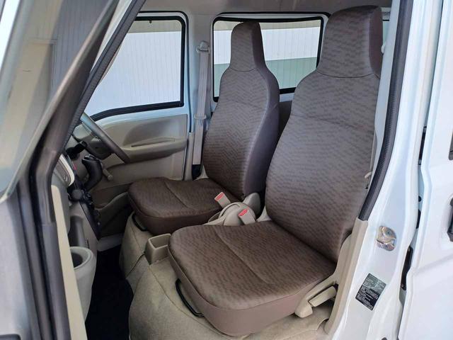 NV100クリッパーバン DX AT(5AGS) メモリーナビ(CN-E320D) Bluetoothオーディオ SD 地デジテレビ バックカメラ ドライブレコーダー ヒルスタートアシスト オーバーヘッドシェルフ プライバシーガラス(51枚目)